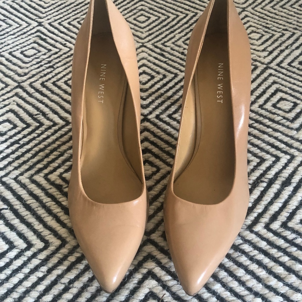 Barely Worn Nude Heels - Sz 8